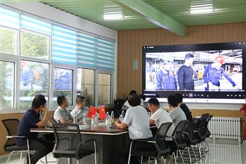 帶鋸條“龍頭”企業(yè)泰嘉股份、山東大學(xué)機(jī)械學(xué)院研發(fā)團(tuán)隊(duì)和金鋒鋸業(yè)共襄鋸床新品研討會(huì)